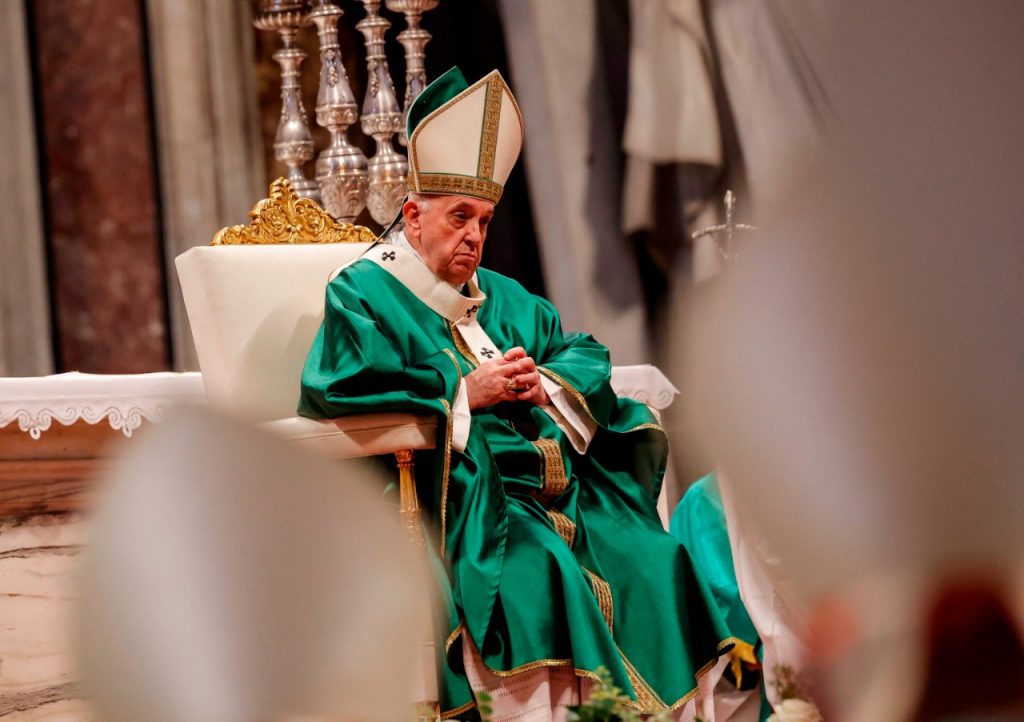 Papa Francisco pide no dejar solos ni discriminar a los enfermos mentales