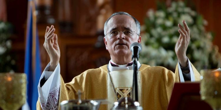 Obispo Báez pide no olvidar a los "presos políticos" ni exiliados