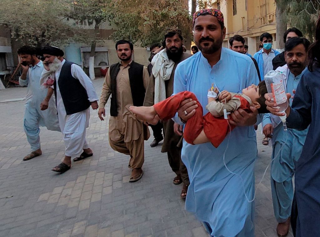 Terremoto en Pakistán deja más de 20 muertos y 300 heridos