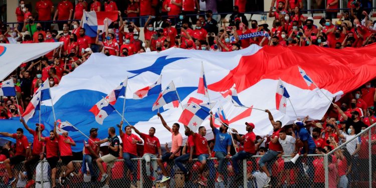 FIFA multa a Panamá con más de 50.000 dólares por cantos homofóbicos