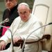 El papa aboga por un salario universal y la reducción de la jornada laboral
