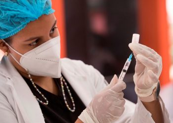 República Dominicana prohíbe el ingreso a lugares públicos a los no vacunados
