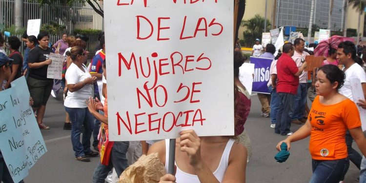 Defensores de Derechos humanos demandan a Ortega acabar con la violencia contra las mujeres