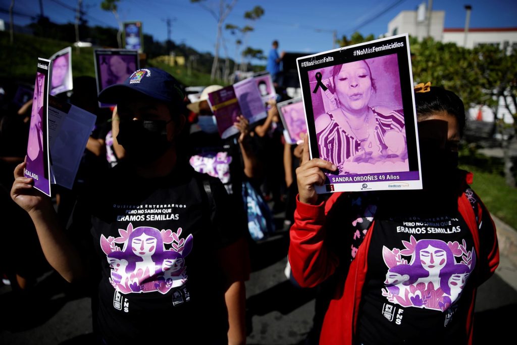 El Salvador, sin políticas «reales» para abordar la violencia contra la mujer