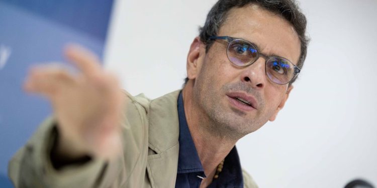 Capriles contento con el resultado de la oposición en las elecciones de Venezuela