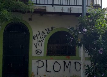 Fanáticos orteguistas vandalizan casa de la periodista Elba Ileana Molina. Foto: Artículo 66 / Cortesía