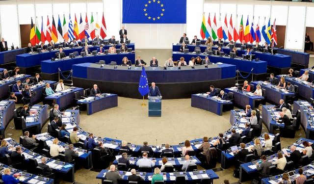 Unión Europea convoca a sesión de emergencia por crisis de Ucrania