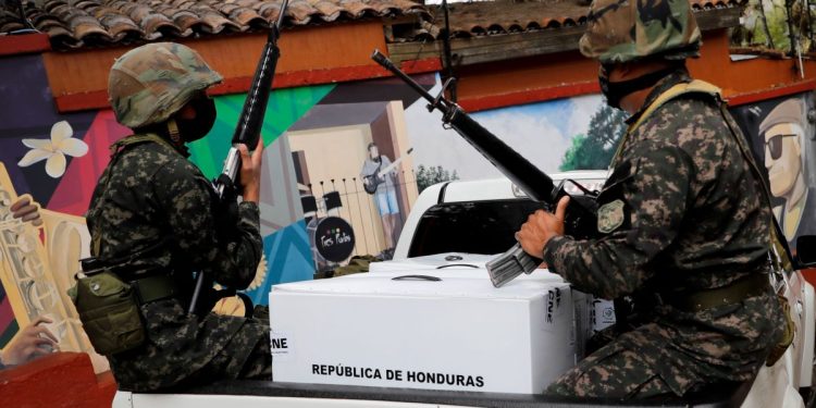 Hondureños va a elecciones este domingo entre la corrupción y la inseguridad