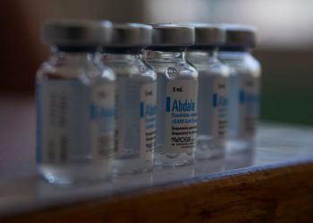 Nicaragua recibe lote de más de un millón de dosis de vacunas cubanas