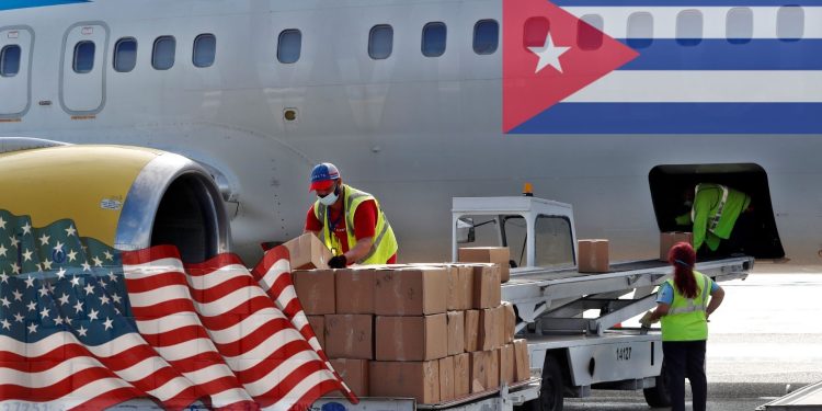 EEUU entrega donativo a Cuba con más de 18 mil libras de atún, medicinas y alimentos