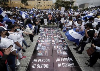 Nicaragüenses en todo el mundo protestan denunciando la "farsa electoral"