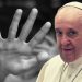 El papa afirma que es un "deber imprescindible" proteger a los jóvenes de abusos