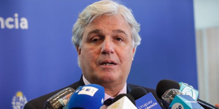 Uruguay pide a la OEA nuevas elecciones "libres" en Nicaragua y Venezuela
