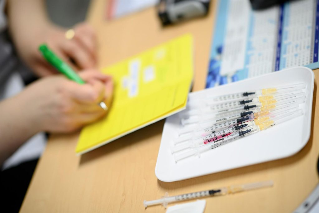 Austria restringe la movilidad de los no vacunados contra el COVID-19