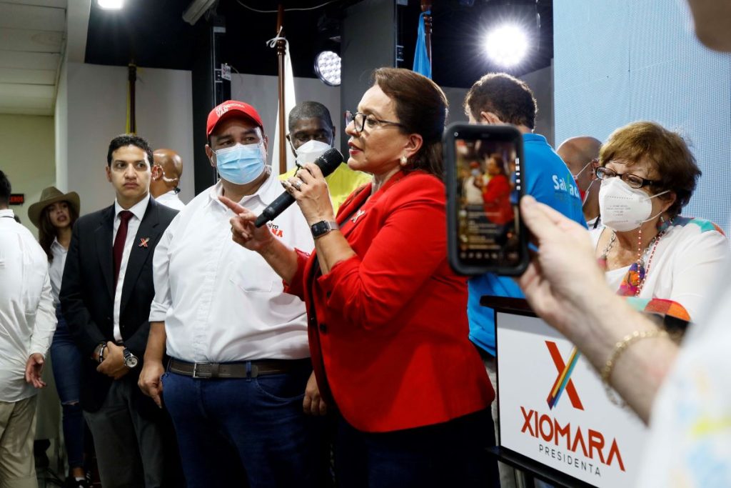 Venezuela felicita a Xiomara Castro por "victoria" adelantándose a resultados oficiales