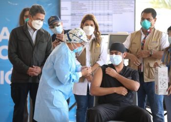 Honduras recibirá más de dos millones de vacunas pediátricas, según Hernández