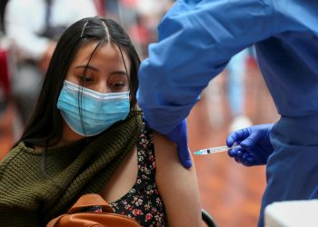 Ecuador declara como obligatoria la vacunación contra el COVID-19. Foto: Artículo 66 / EFE