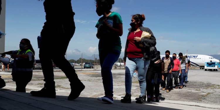 Aumentan deportaciones de guatemaltecos desde EE.UU.