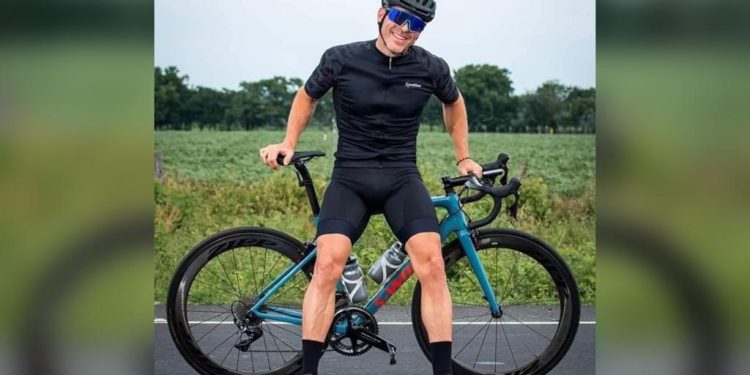 El ciclista Miguel Enrique Vélez Peña, de 46 años, fue arrollado cuando realizaba sus prácticas diarias de rutina en compañía de su grupo.