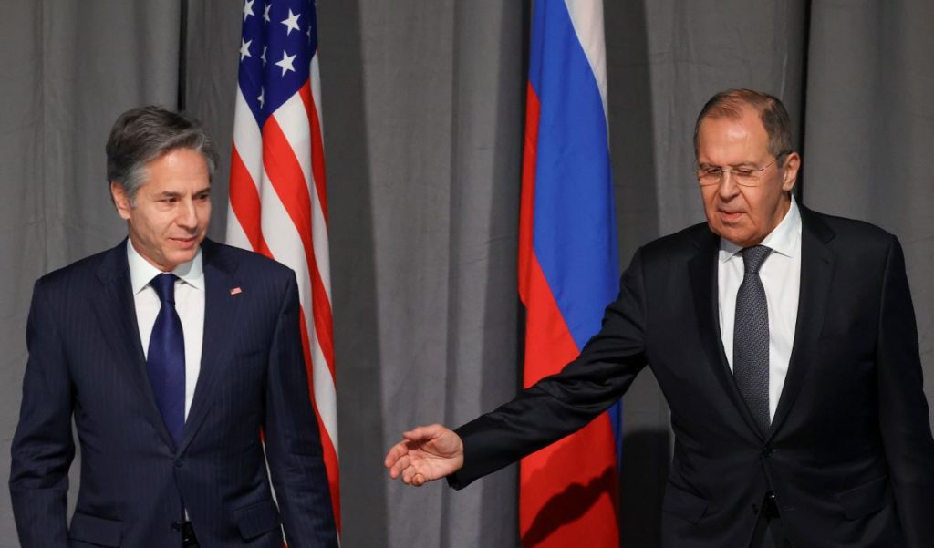Lavrov: la congelación del diálogo estratégico con EEUU multiplica los riesgos