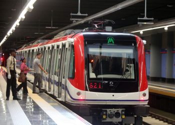 Francia entrega 97 millones de dólares para ampliación del metro en República Dominicana
