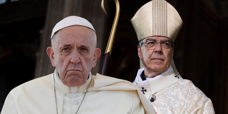 Papa acepta renuncia del arzobispo de París tras conocerse su relación con una mujer