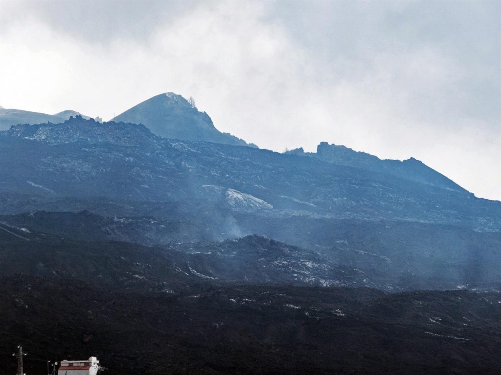 Volcán de la isla española de La Palma finaliza su erupción tras 85 días