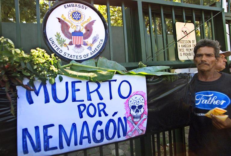 Campesinos nicaragüenses inician juicio en Francia por mil millones de dólares por Nemagon
