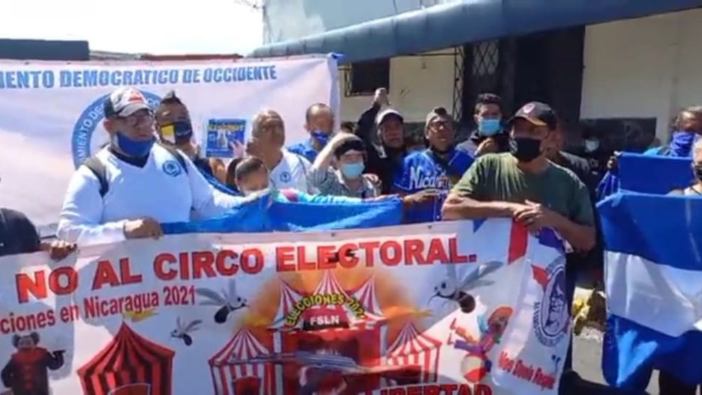 Exiliados en Costa Rica protestan en rechazo a investidura del «ilegítimo» Ortega