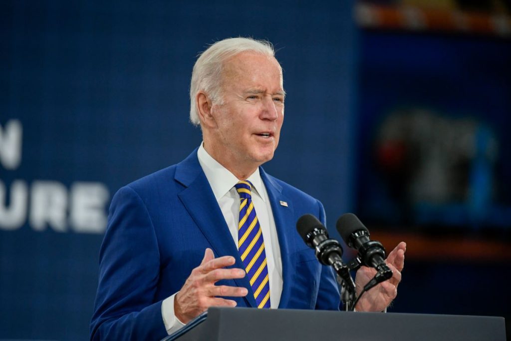 Biden ayudará a pequeños productores de carne para frenar inflación