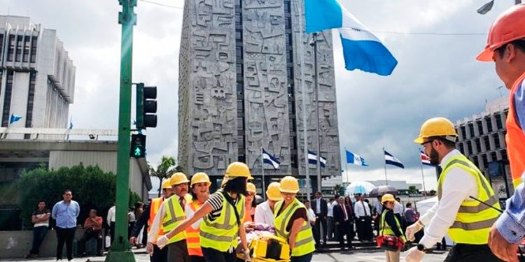 Régimen de Ortega obliga a trabajadores a realizar simulacro de terremoto en plena emergencia por coronavirus