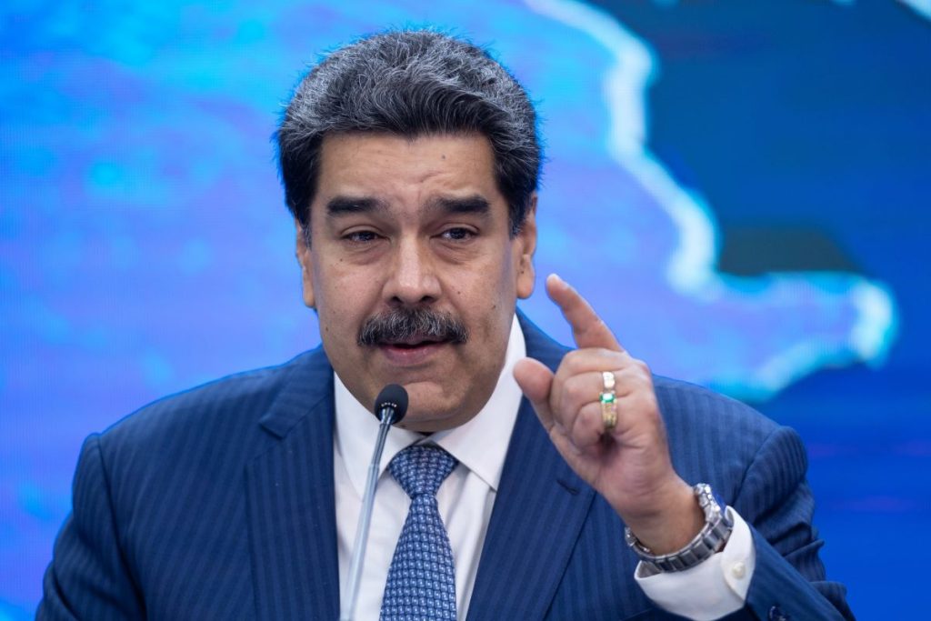 Opositor venezolano acusa a Maduro de entregar soberanía a grupos irregulares