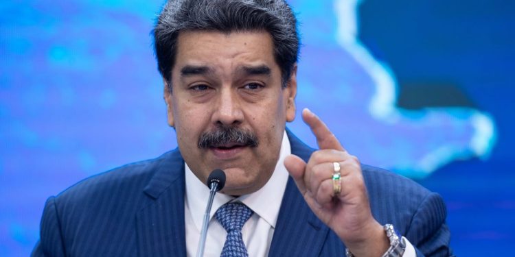 Opositor venezolano acusa a Maduro de entregar soberanía a grupos irregulares