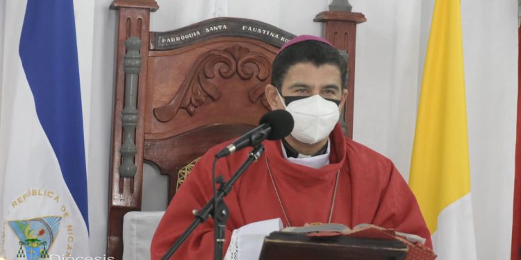 Monseñor Álvarez: La Iglesia es independiente de la comunidad política y libre en sus decisiones. Foto: Manuel Obando/ Diócesis Media.
