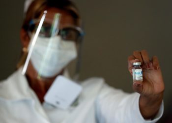 Cuba busca el reconocimiento de la OMS a sus vacunas contra el COVID-19. Foto: Artículo 66 / EFE