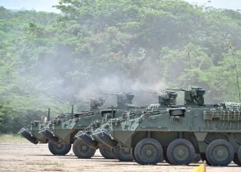 Maduro envía tres batallones militares a la frontera con Colombia para "vigilar" la zona
