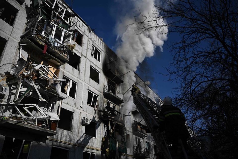 Declaran toque de queda en la capital de Ucrania por guerra con Rusia