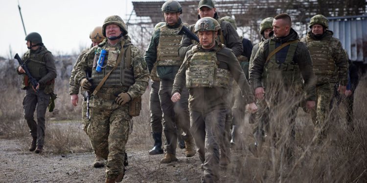 Las zonas ucranianas Donetsk y Lugansk quieren anexarse a Rusia, Putin analiza petición