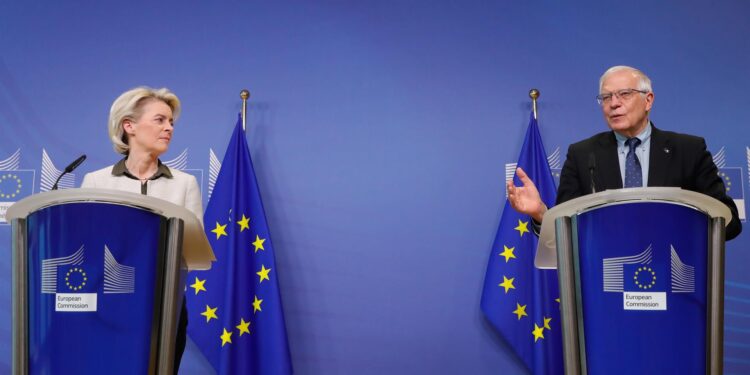 UE dará 500 millones para equipos letales y no letales para Ucrania. Foto: EFE / Artículo 66