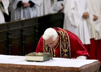 Benedicto XVI pide perdón por los abusos y errores bajo su papado y arzobispado