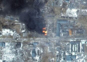 Rusos destruyen el 80% de las casas de ciudad portuaria Mariúpol y 30 mil ucranianos han huido
