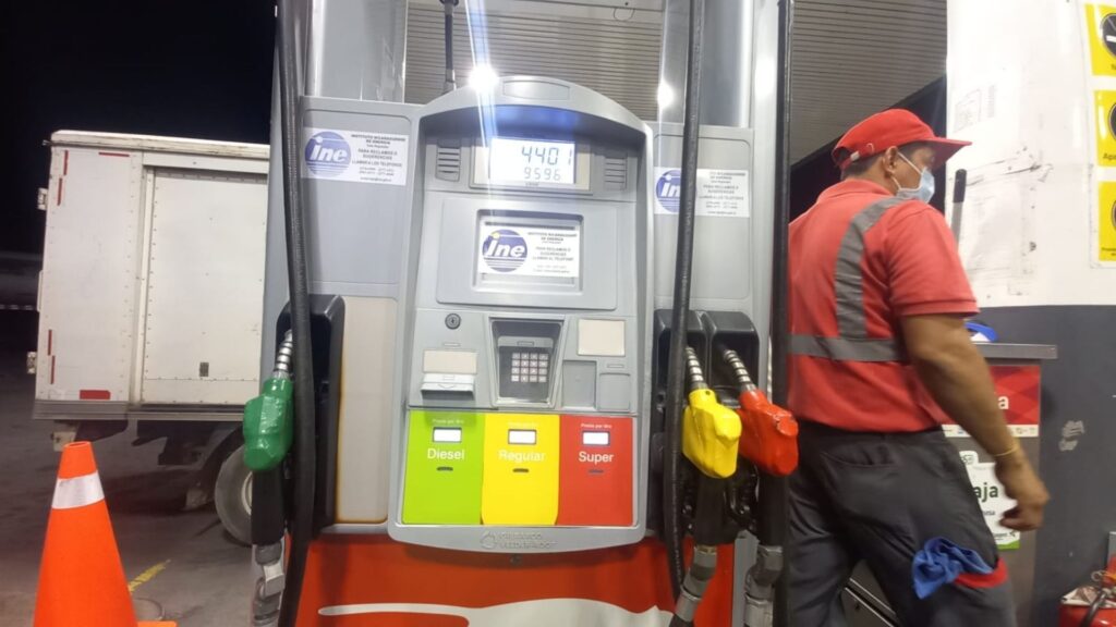 Régimen de Nicaragua congela los precios de los combustibles por séptima semana consecutiva