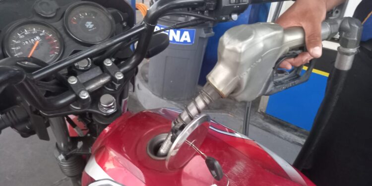 Nueva paliza en los combustibles, tras su séptima semana de alza. Foto: Artículo 66 / Noel Miranda