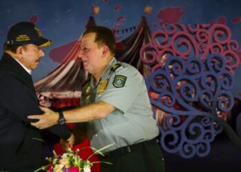 Tildan de «títere» de Daniel Ortega al general Julio César Avilés