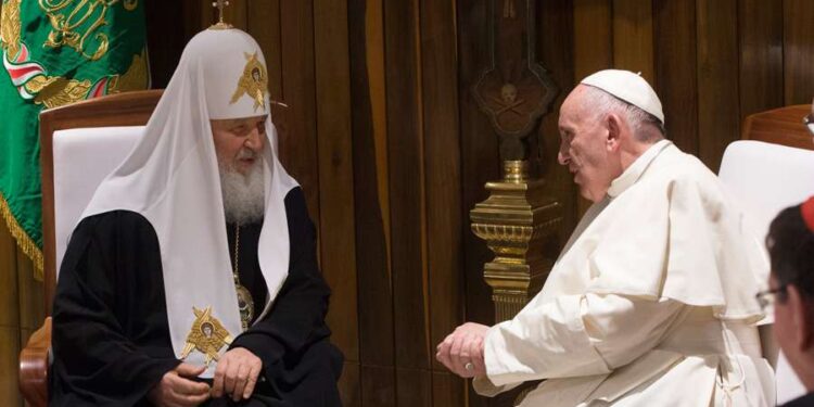 El papa habló con el patriarca ruso sobre la invasión de Ucrania
