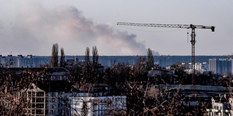Rusia dice que usó por primera vez misiles hipersónicos Kinzhal en Ucrania. Foto: EFE / Artículo 66