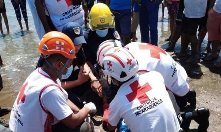 Dos jóvenes que participaban en un bautizo mueren ahogados en playa La Virgen