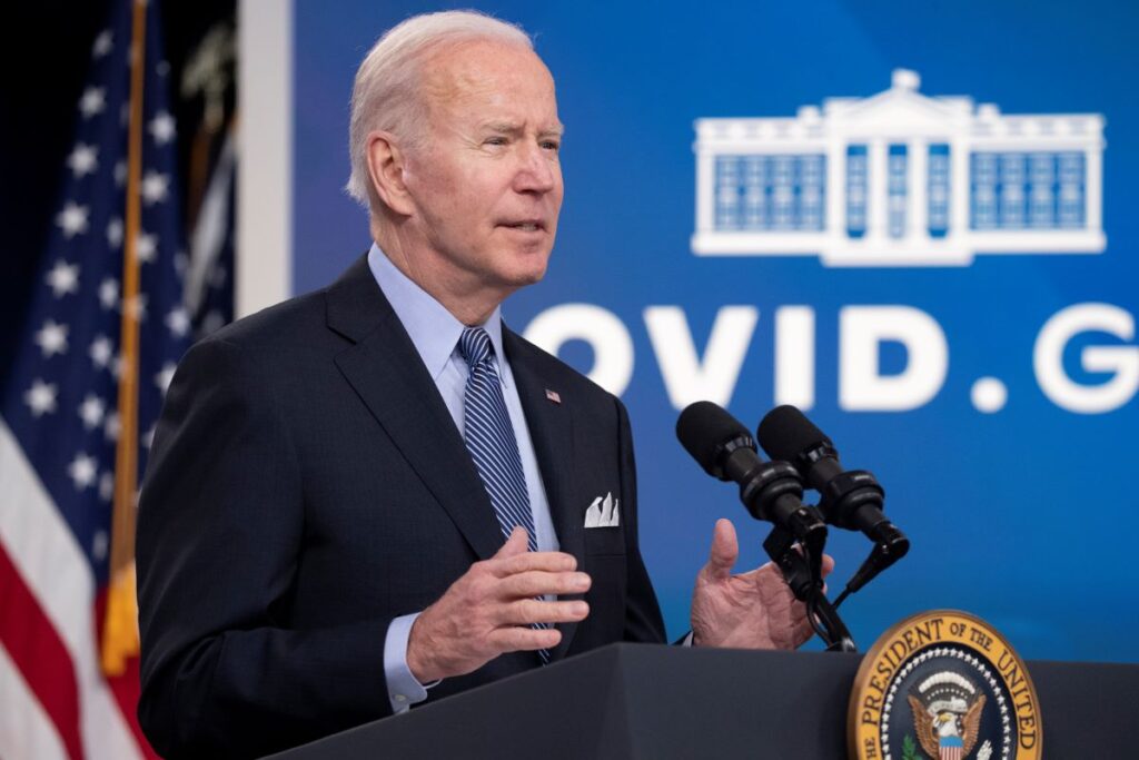 Biden liberará un millón de barriles de petróleo al día por la guerra en Ucrania
