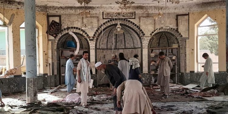 Al menos 33 muertos en un atentado en una mezquita en el norte de Afganistán