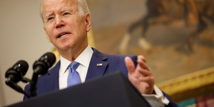 Biden pide al Congreso 33 mil millones de dólares más en ayuda a Ucrania. FOTO: EFE